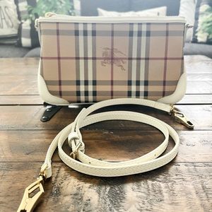 Pre-loved Burberry Peyton Haymarket bag